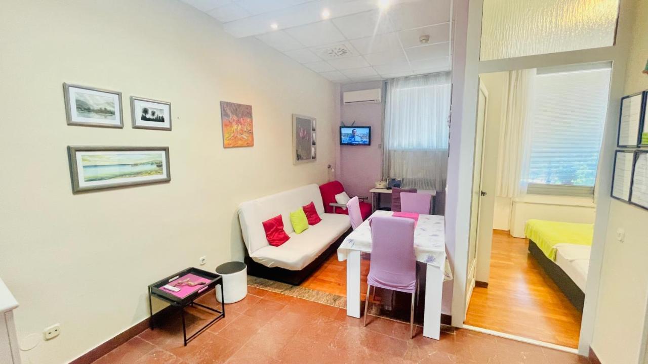 Vintage Apartment Inside City Galleria - Zadar Luaran gambar